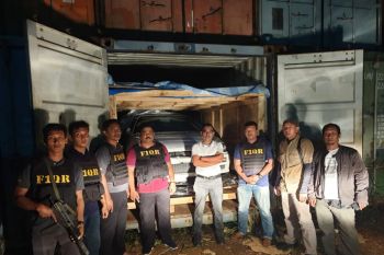 Tiga unit mobil mewah bekas diamankan TNI
