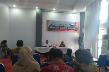 Warga Maros mengungsi di masjid-kampus
