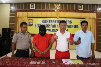 Polisi Agam tangkap pengedar narkoba dengan barang bukti 2,5 gram sabu-sabu