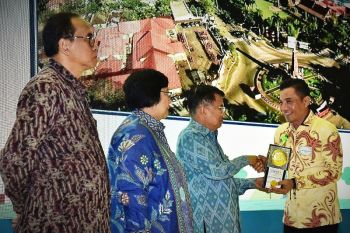 Kebanggaan meraih Adipura jangan membuat terlena