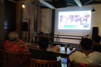 Ganjar nonton bareng debat capres di Pemalang