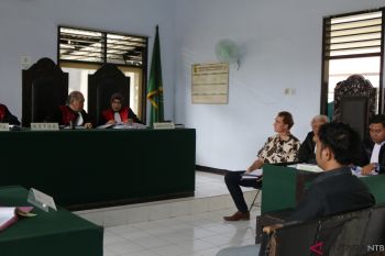 Gelar nonbar Piala Dunia, tempat usaha harus kantongi lisensi