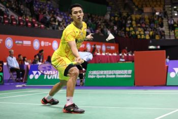 Berkat dukungan penonton, Jojo kalahkan Shi Yuqi dua set langsung
