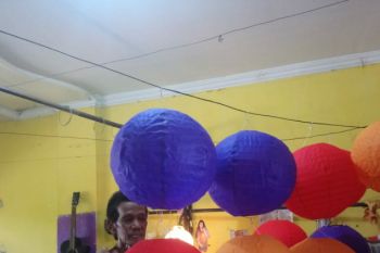Jelang Imlek, permintaan lampion melonjak enam kali lipat