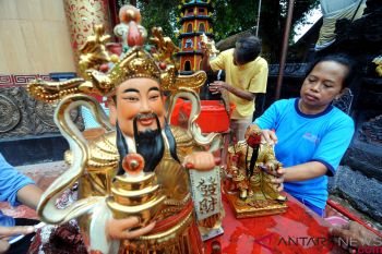 Mandikan Patung Dewa