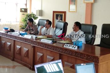 Penyelesaian Sengketa lahan warga dan PT KSL di Bartim disarankan tempuh jalur hukum