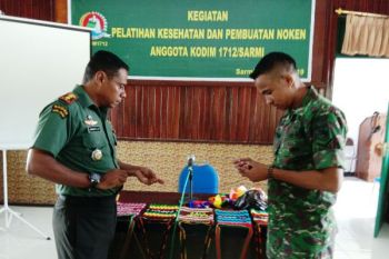 Babinsa Sarmi dibekali keterampilan dan pelatihan kesehatan