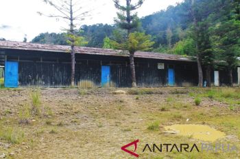 SD Inpres Watlangku jayawijaya ditutup karena ketiadaan guru