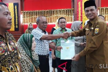 50 warga Pariaman terima sertifikat PTSL