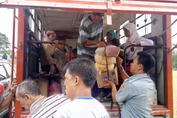 Lurah dan Camat Jemput Pengungsi dari Kantor Gubernur