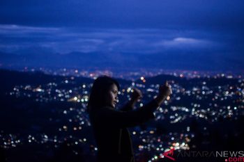 Wisata alam gunung putri