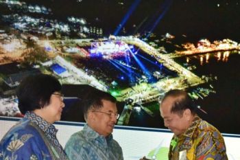 Kota Bitung menerima penghargaan Adipura periode 2017-2018