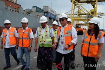 Kapal Bongkar Muat Perdana 2019 di BICT