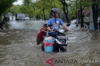 Hujan rendam puluhan rumah di Pasar Ambon Bandarlampung