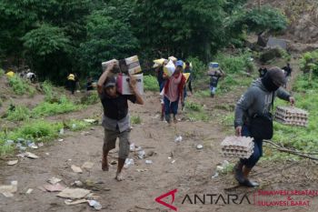 Bantuan logistik bencana tanah longsor Gowa