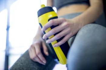 Botol minum Anda berpotensi menyebarkan bakteri
