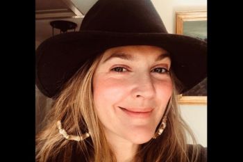 Drew Barrymore "ogah" oplas karena takut ketergantungan