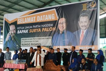 Surya Paloh hadiri kegiatan pengobatan massal