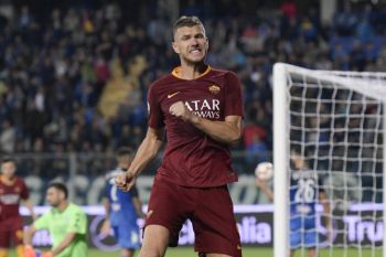Edin Dzeko dilarang bertanding