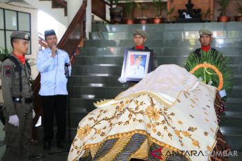 Wali Kota Administratif Pariaman periode 1997-2002 Firdaus Amin meninggal