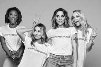 Buruh pembuat kaus amal spice girls cuma dibayar Rp.6.500 per jam