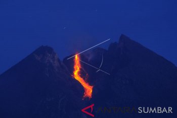 Hujan abu tipis Gunung Merapi di Musuk Boyolali