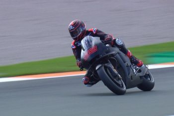 Cedera, Lorenzo absen tes pramusim Repsol Honda di Sepang