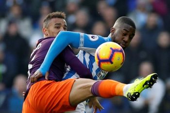 Pecundangi Huddersfield, Manchester City  kembali tempel Liverpool