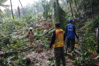 Enam rumah di Banyumas terancam longsor