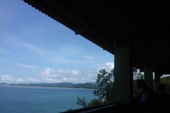 Menyeruput teh telur  di Puncak Taratak