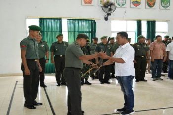 Warga serahkan senjata api rakitan ke Kodim Tanggamus