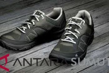 Tips merawat sepatu di musim hujan