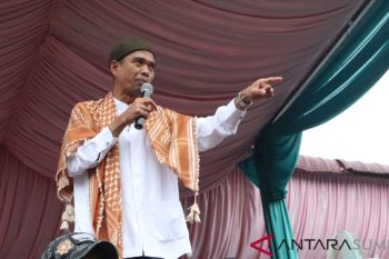 2 Maret, Ustad Abdul Somad beri tausiah di Batusangkar