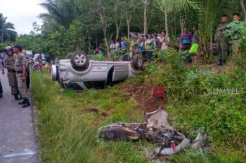 Mobil kadin PPPA tabrak ibu dan anak hingga tewas