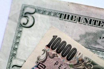 Dolar relatif stabil kisaran 106,8 yen awal perdagangan di Tokyo