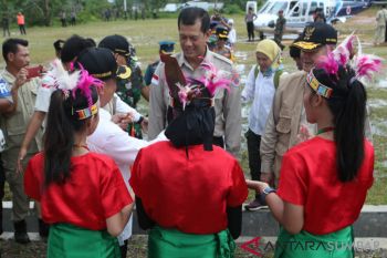 KEPALA BNPB KUNJUNGI DAMPAK GEMPA MENTAWAI