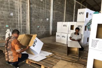 KPU Gunung Kidul merakit 13.868 kotak suara