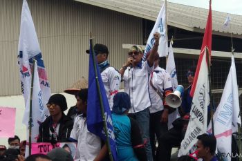 FSPMI Lampung gelar aksi solidaritas di PT Eight Internasional