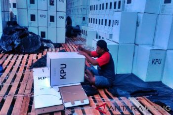KPU Boyolali mulai pengesetan kotak suara pemilu