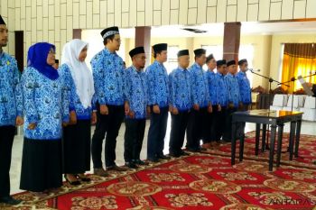 Untuk penyegaran, Bupati Solok Selatan rombak struktur Dinas Pekerjaan Umum
