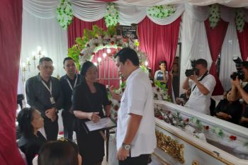 BPJSTK serahkan santunan kematian pekerja lintas agama