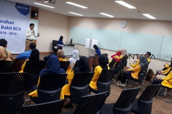 BCA serahkan beasiswa mahasiswa berprestasi di Unsri