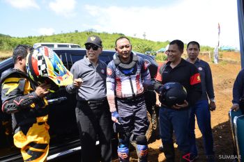 Polisi gandeng generasi muda tertib berlalu lintas melalui "Motocross"