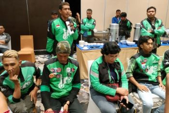 Pengemudi transportasi daring Makassar tolak rancangan Permenhub