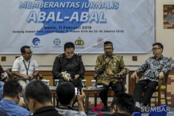 DISKUSI MEMBERANTAS JURNALIS ABAL-ABAL