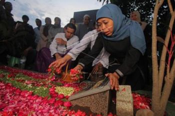 Ziarah menjelang pelantikan gubernur Jawa Timur