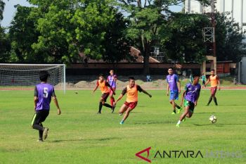 Persis seleksi puluhan pemain hadapi Liga 2
