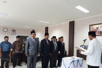 Bupati Pasaman rombak unsur pimpinan BUMD Equator, soalnya rugi terus