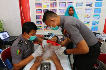 Polda Sulteng gelar bhakti sosial kesehatan di Donggala.