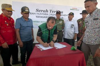 Penyerahan huntara Kalla Grup